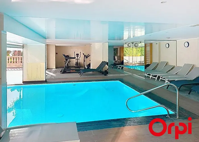 Proche Plages Avec Piscine, Sauna, Parking Et Climatisation - Fr-1-647-23 Appartement